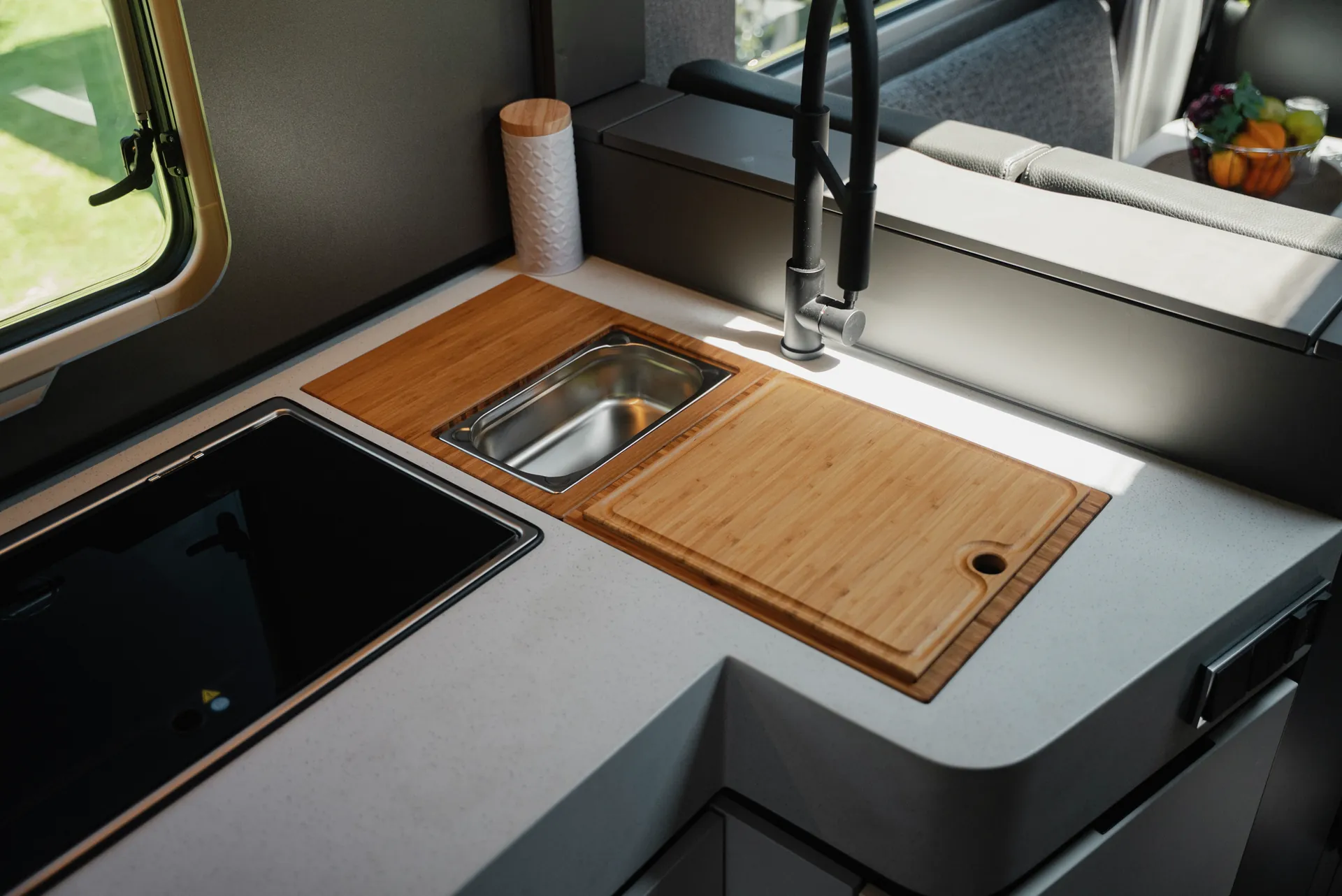 Tailor‑made accessories from Hymer Original Parts expand the optional kitchen solution with chopping boards, draining racks and collection trays – exactly to suit your needs.