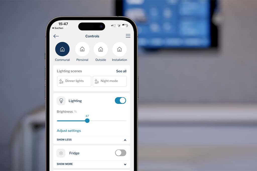 The HYMER Connect app displays vehicle information and offers adjustment options on the smartphone.