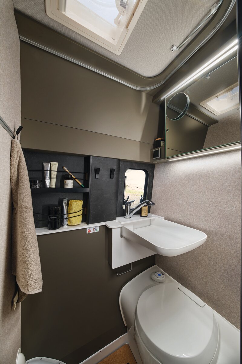When you need it, the washbasin can be lowered into position quickly and easily, giving you enough room to wash your hands and brush your teeth.
