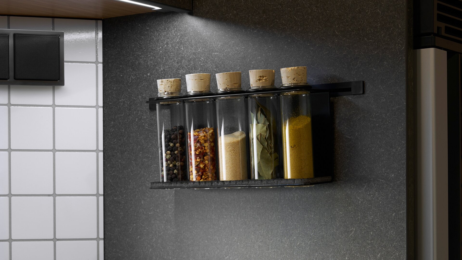 The spice rack keeps all your tasty seasonings within easy reach.