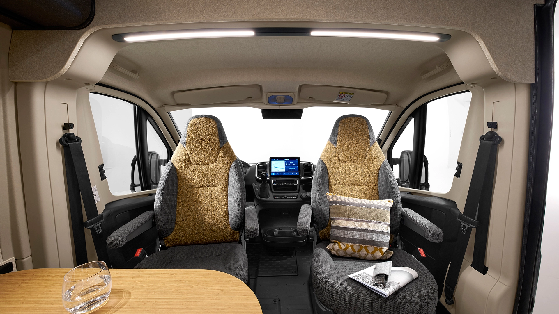 Comfort and style: Swivel seats (here in Caldera fabric design) that go with you in every direction.